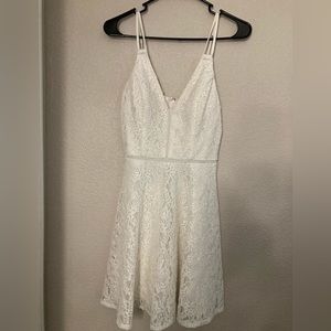 Speechless white dress size 5 prom/ homecoming